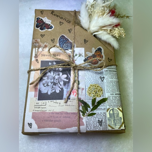 Cute Mystery Romance books 📖👩‍❤️‍👨✨ - Picture 3 of 6